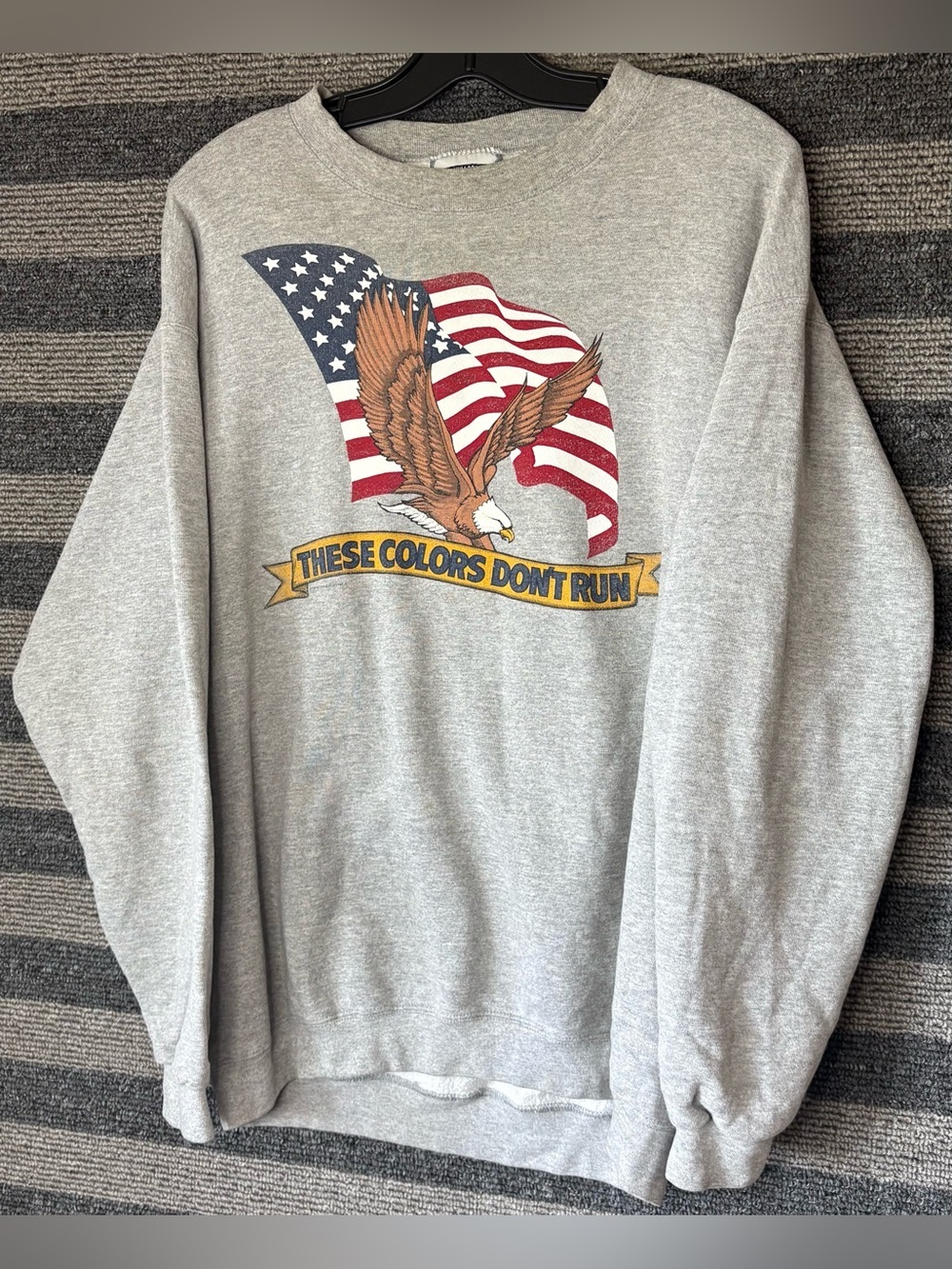 Vintage 90’s These Colors Don’t Run American Pride Grey Crewneck Sweatshirt L